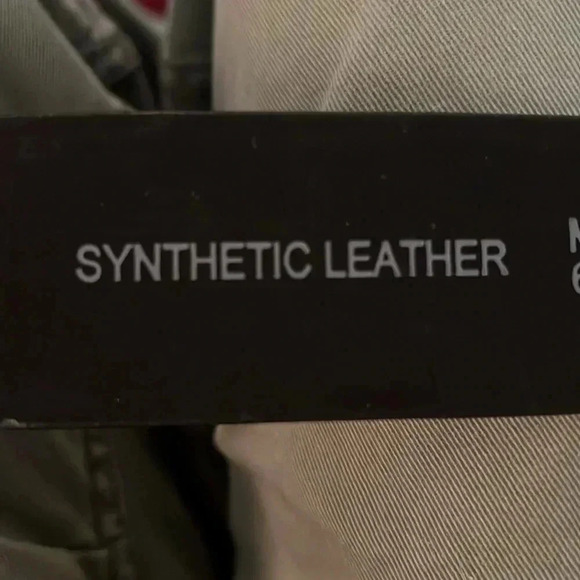 Banana Republic Women’s Black Vegan Leather Crocodile Embossed Belt - Picture 9 of 16